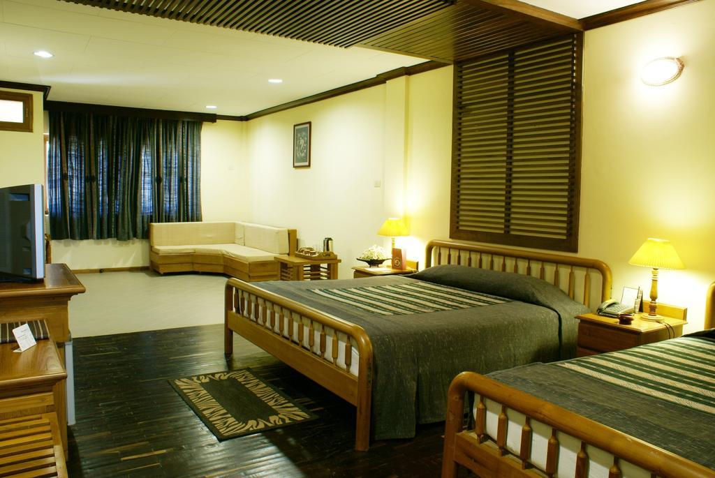 Sunny Paradise Resort Ngwesaung Esterno foto